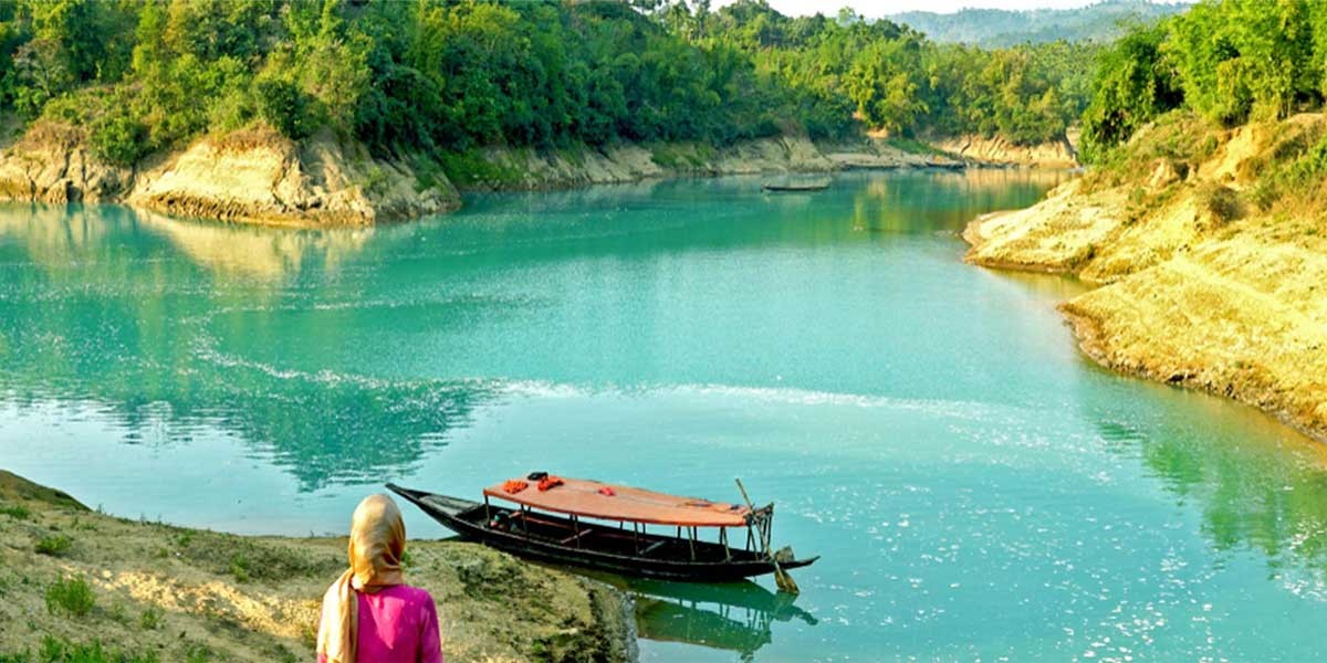 Lalakhal, located in Jaintapur Upazila, Sylhet. The best time to visit is in early winter.